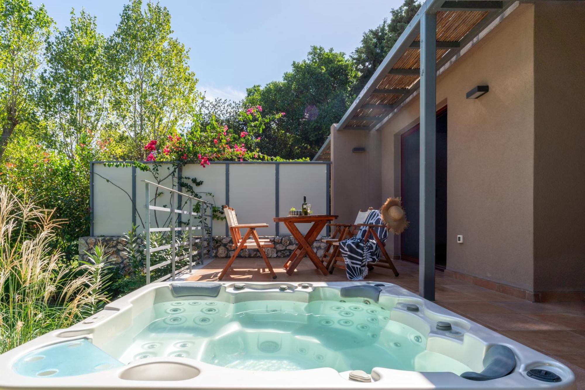 Klaritz Luxury Suites Lassi  Exterior foto