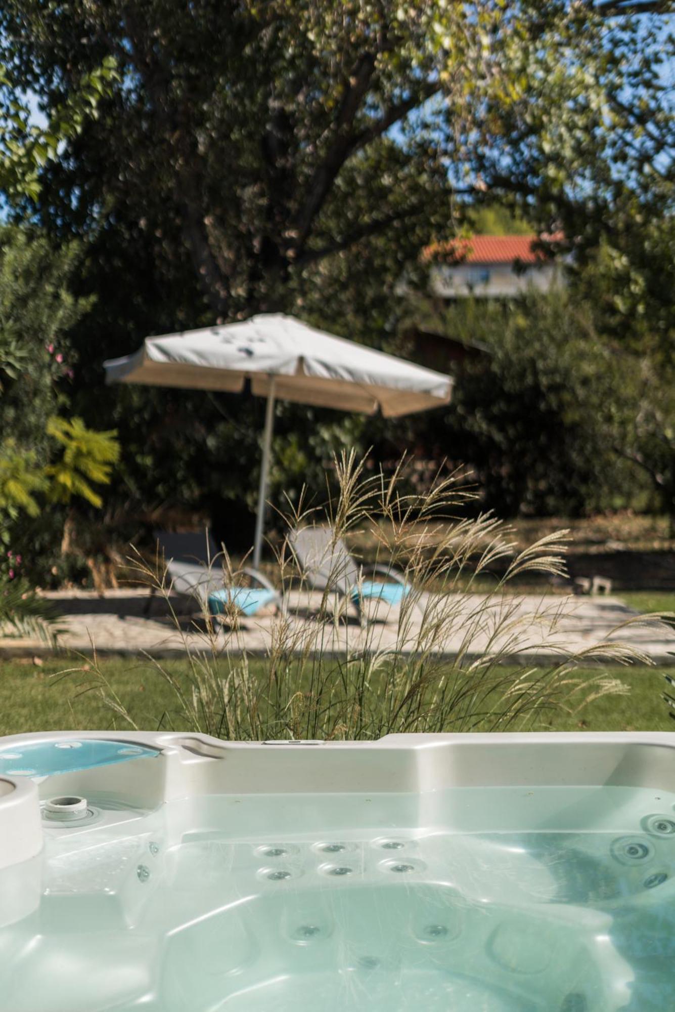 Klaritz Luxury Suites Lassi  Exterior foto